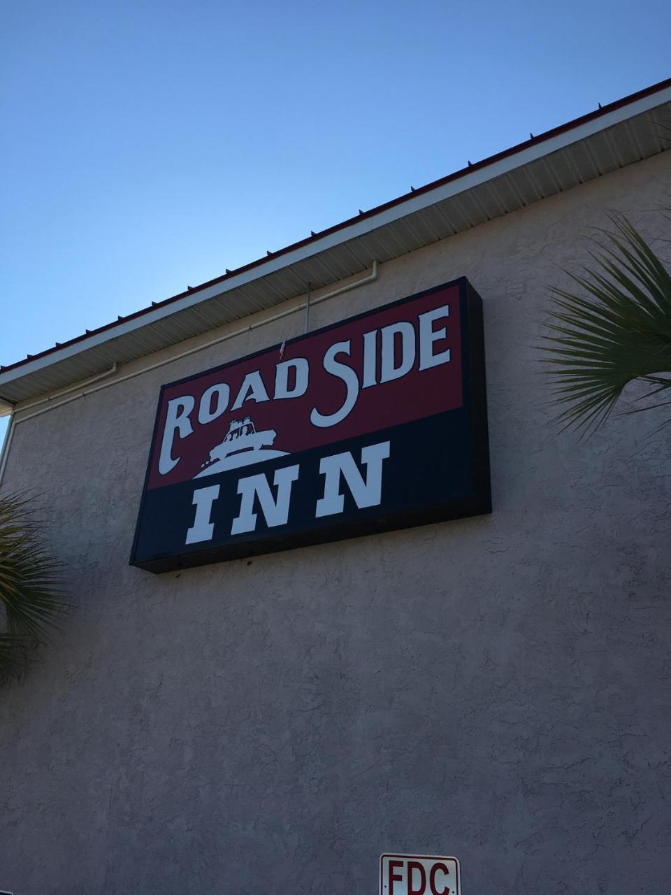 מירטל ביץ' Road Side Inn מראה חיצוני תמונה
